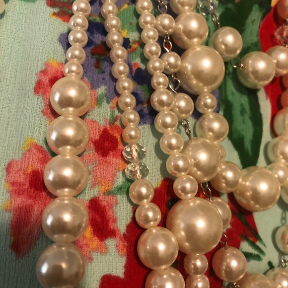 Beautiful Pearls of course! 9 strands of fab! - Picture 6 of 8